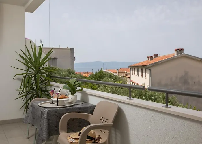 Sea View M *