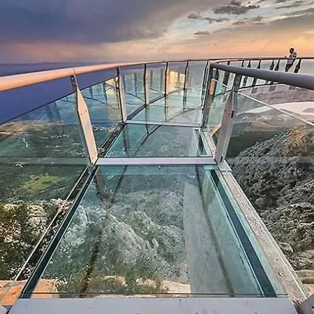 Apartment Sea View M