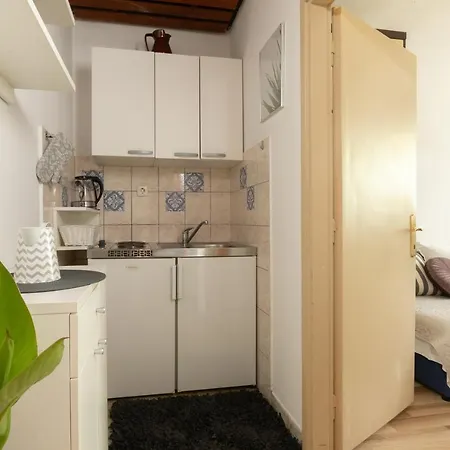 Sea View M Apartment