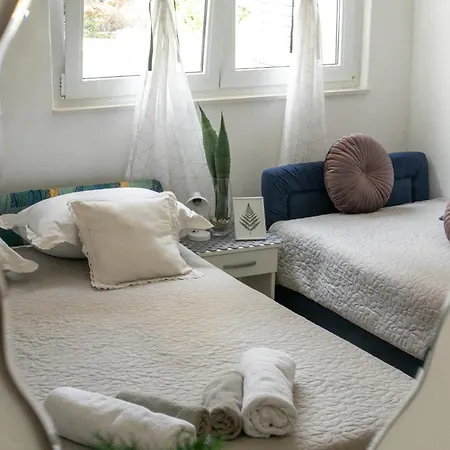 Sea View M Apartment Podgora