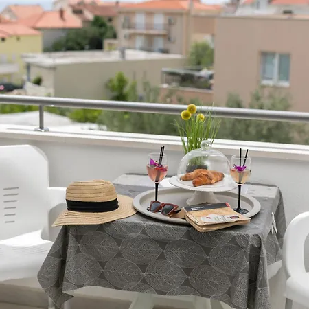 Διαμέρισμα Sea View M *