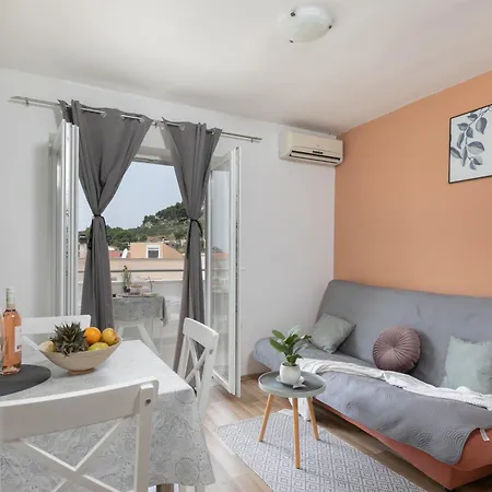 Sea View M Apartment Podgora