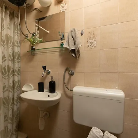 Sea View M Apartment
