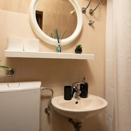 Sea View M Apartment *
